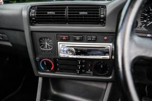Immagine 20/28 di BMW 318i (1993)