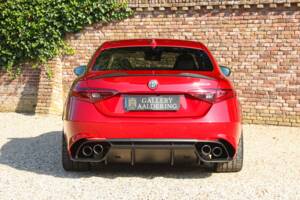 Bild 6/50 von Alfa Romeo Giulia Quadrifoglio (2017)