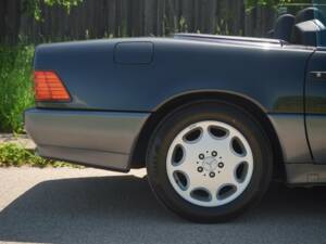 Image 36/39 de Mercedes-Benz 280 SL (1900)