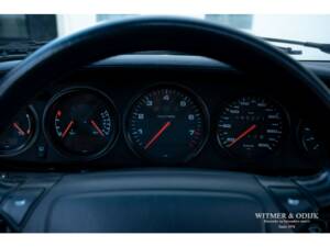 Image 12/33 de Porsche 911 Carrera 4 (1992)