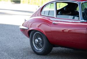 Immagine 24/39 di Jaguar E-Type V12 (2+2) (1973)