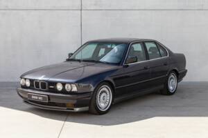 Immagine 4/8 di BMW M5 (1991)