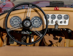 Image 6/7 of Daimler SP 250 (1961)