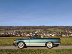Image 3/26 of Mercedes-Benz 500 SL (1981)