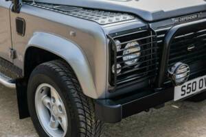 Image 39/50 of Land Rover Defender 90 "50th Anniversary" (1998)