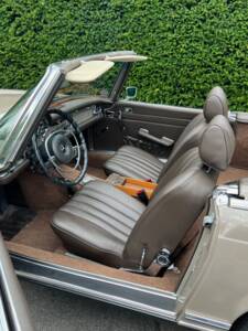 Bild 28/41 von Mercedes-Benz 280 SL (1971)