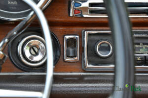 Image 37/49 of Mercedes-Benz 280 SE 3,5 (1972)