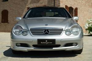 Image 3/50 of Mercedes-Benz C 320 Sportcoupé (2003)