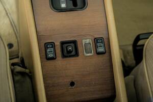 Image 34/50 of Mercedes-Benz 300 TD (1986)