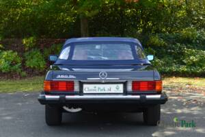 Image 21/50 de Mercedes-Benz 380 SL (1982)