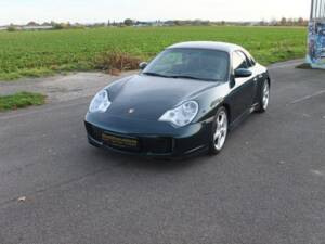 Bild 16/73 von Porsche 911 Carrera 4S (2004)