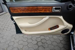 Image 34/77 de Jaguar XJ 40 (XJ-R) (1993)