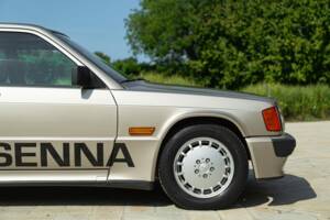 Image 23/50 of Mercedes-Benz 190 E 2.3-16 (1985)