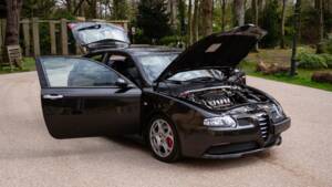 Image 56/60 of Alfa Romeo 147 3.2 GTA (2003)