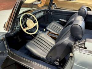 Image 24/36 de Mercedes-Benz 280 SL (1969)