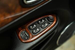 Bild 33/50 von Jaguar XJR 4.0 (2000)