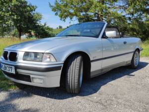 Bild 1/18 von BMW 320i (1998)