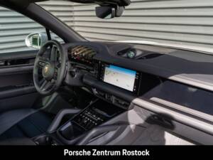 Obraz 19/33 pojazdu Porsche Cayenne E-Hybrid (1900)