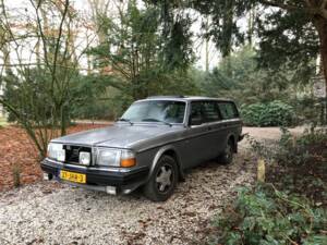 Bild 5/8 von Volvo 245 GL D (1983)