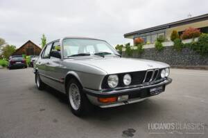 Image 12/59 of BMW 528i (1982)