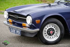 Image 12/42 of Triumph TR 6 PI (1972)