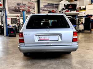 Bild 5/49 von Mercedes-Benz E 320 T (1993)