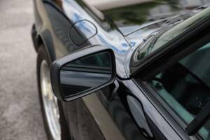 Image 22/108 de Porsche 911 Carrera 3.2 (1989)