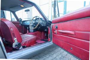 Bild 48/50 von Aston Martin DB 6 (1968)