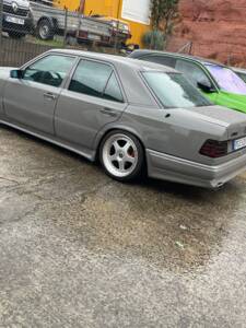 Immagine 5/14 di Mercedes-Benz 280 E (1993)