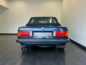 Bild 16/50 von BMW 325i (1989)