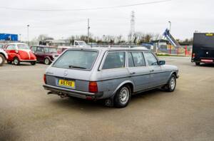 Bild 19/50 von Mercedes-Benz 280 TE (1983)