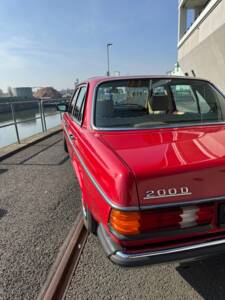 Image 10/65 of Mercedes-Benz 200 D (1982)