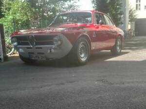Image 1/29 of Alfa Romeo Giulia 1600 GT Junior (1972)