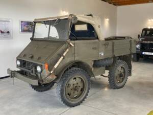 Afbeelding 2/67 van Mercedes-Benz Unimog 2010 (1951)