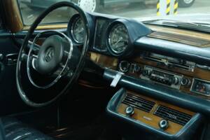 Image 40/50 of Mercedes-Benz 280 SE 3,5 (1970)