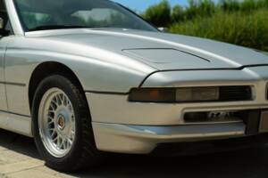 Bild 29/50 von BMW 850i (1990)