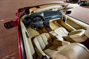 Image 31/43 of Mercedes-Benz 500 SL (1992)
