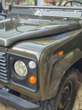 Image 22/25 of Land Rover 90 (1986)