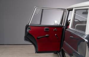 Bild 17/31 von Mercedes-Benz 230 S Universal (1967)