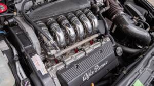 Image 42/60 of Alfa Romeo 147 3.2 GTA (2003)