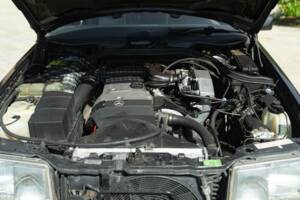 Immagine 44/44 di Mercedes-Benz 200 TE (1992)