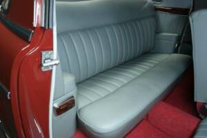 Imagen 25/50 de Mercedes-Benz 220 S (1957)