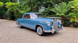 Image 25/39 of Mercedes-Benz 220 SE (1958)