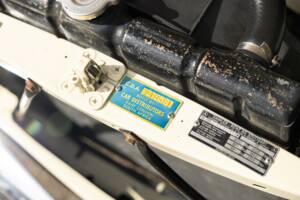 Bild 27/40 von Mercedes-Benz 230/4 (1976)