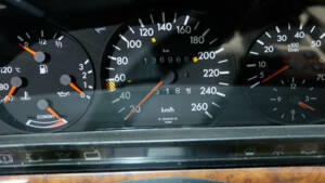 Image 17/23 of Mercedes-Benz 560 SEC (1987)