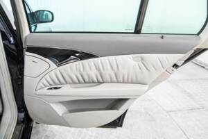 Bild 37/50 von Mercedes-Benz E 320 T 4MATIC (2004)