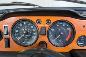 Immagine 22/50 di Triumph TR 6 PI (1972)