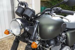 Imagen 21/38 de Triumph Bonneville T100 McQueen (2012)