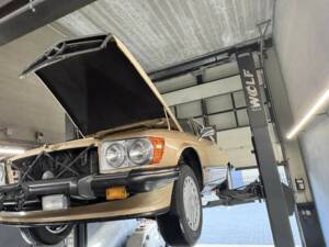 Image 43/50 of Mercedes-Benz 560 SL (1987)