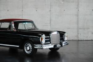 Image 9/50 of Mercedes-Benz 220 SE b (1962)